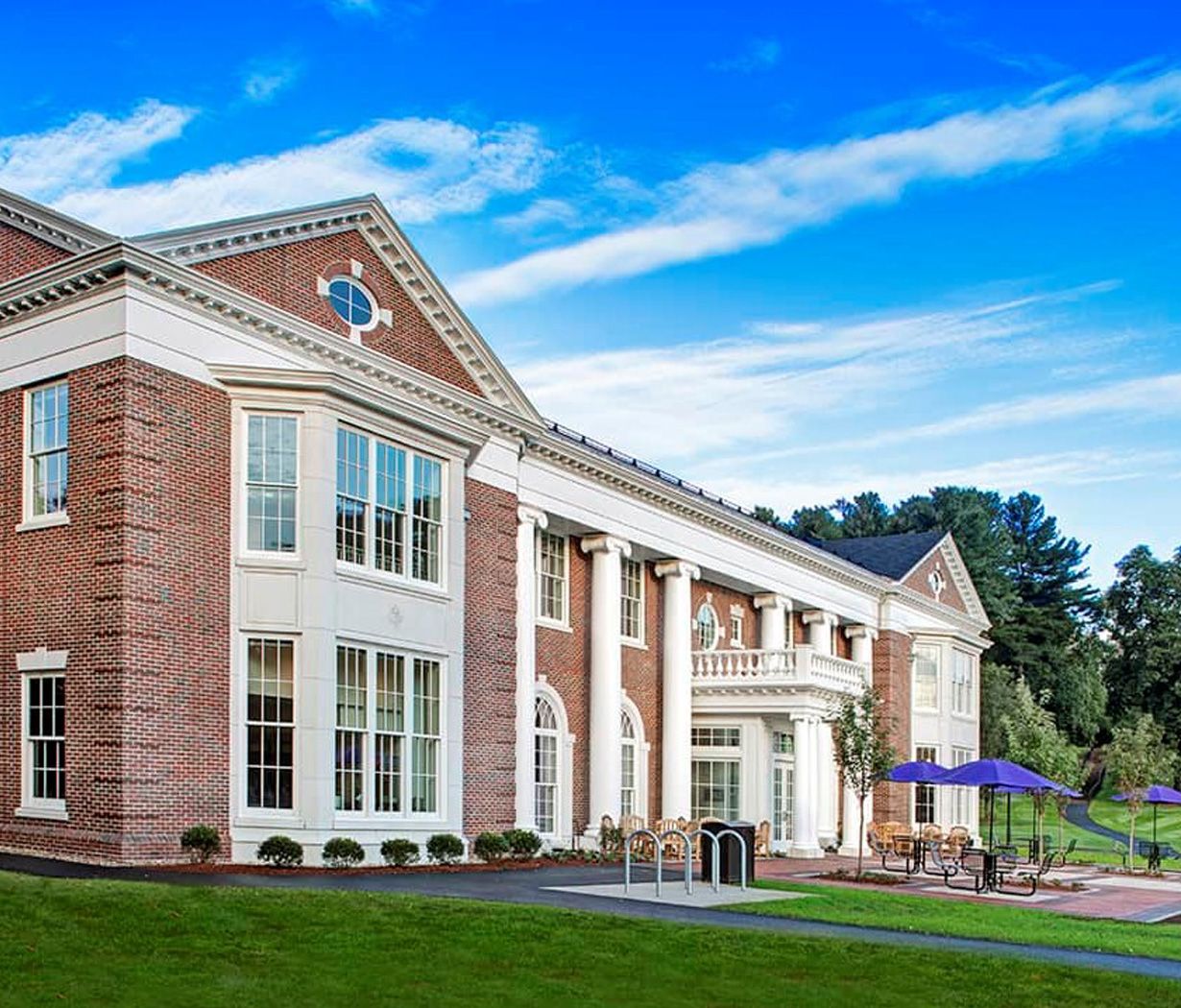 Stonehill-College.jpg